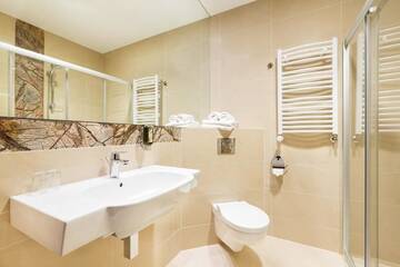 Фото номера Апартаменты Отель Hotel Uroczysko г. Cedzyna 5